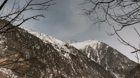 North Ossetia. The movement of clouds in the snowy Caucasus mountains in winter 動画素材 61452642