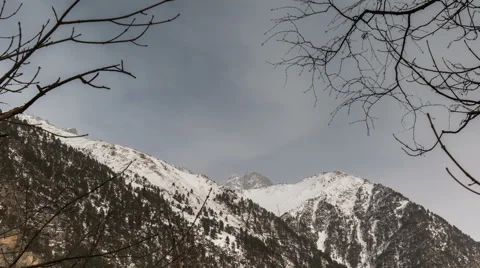 North Ossetia. The movement of clouds in the snowy Caucasus mountains in winter 動画素材 61452685