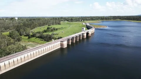 North Pine Dam Wall Video stock 154330765