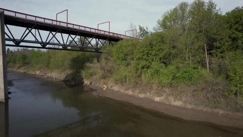 North Saskaatchewan River in Edmonton, Canada 库存影片 337081315