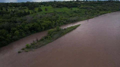 North Saskaatchewan River in Edmonton, Canada, Flood Event 库存影片 337910938