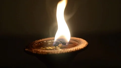 Northern Thai candle light. 스톡 동영상 82148651