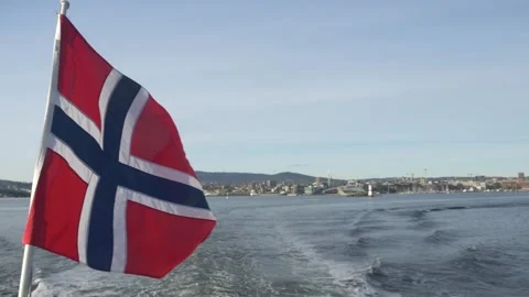 Norway flag on ship blowing in the wind - slow motion Stock Footage 142520587