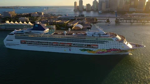 Norwegian Sky Miami Stock-Footage 124572193