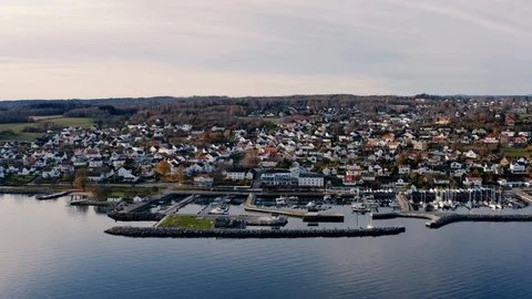 The Norwegian town of Aasgaardstrand Vídeo Stock 119011914