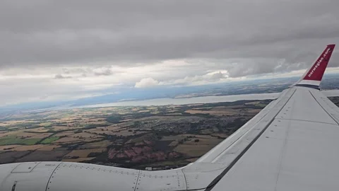 Norwegian wingtip view after departure from Edinburgh Vidéo 345138099