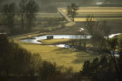 Nostalgic autumn landscape with empty fields in the vistula valley Foto stock