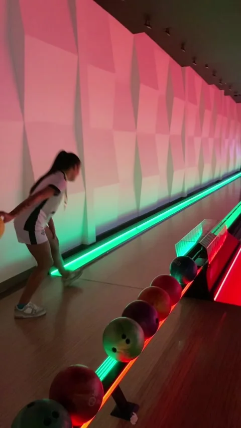 Not Even Gutter Rails Can Help Her, Rio Branco, Acre, Brazil - 06 Dec 2025 Video stock 323316259