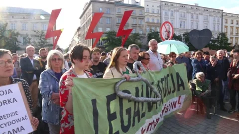 A Not One More rally protesting against strict abortion law in Cracow, Poland Vidéo 250774175