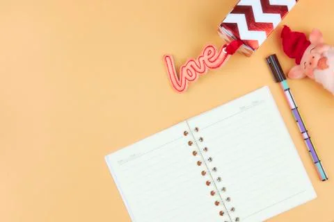 Notepad for text on a pastel color table with a copy. The concept of educatio Stock Photos