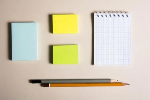 Notepad three different colored sticky papers Foto stock