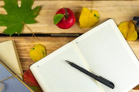 Notepad on a wooden table, Stock-Fotos