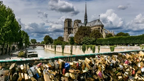 Notre Dame From Love Locks Bridge Time Lapse Vidéo 97828811