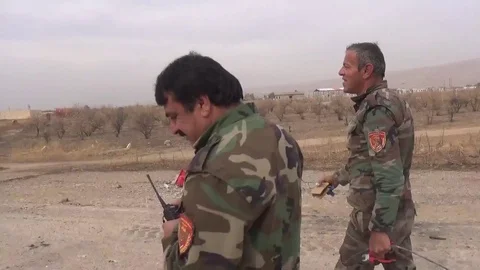 November 2016: Mosul troops, Communication with soldiers, ISIS war, Syria 스톡 동영상 69945596