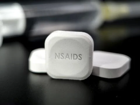 NSAID white tablets 库存照片