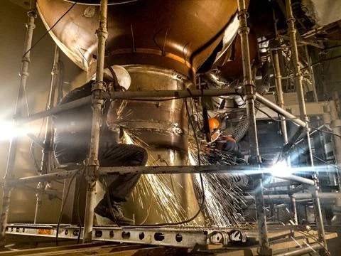 Nuclear power plant. Processing of the welded seam of a high pressure pipelin Foto stock