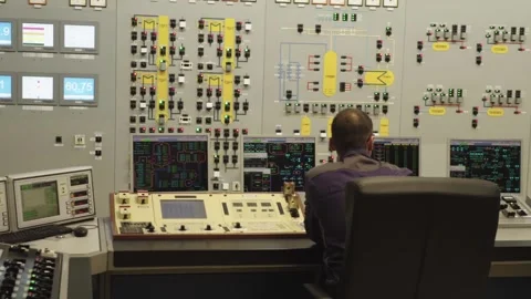  Nuclear reactor control unit at a nuclear power plant 스톡 동영상 313809185