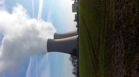 Nuclear station against the sky Stockbeeldmateriaal 46273067