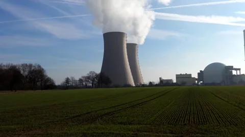 Nuclear station against the sky Vídeos de archivo 46273112