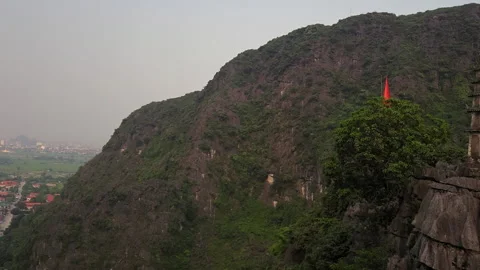 Nui Ngoa Lang Lying Dragon Mountain panorama, Ninh Binh, Vietnam Video stock 291703062