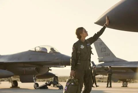  null Marvel Studios CAPTAIN MARVEL..Captain Marvel (Brie Larson)..Photo: ... Stock Photos