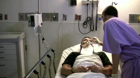 Nurse caring for patient Stockbeeldmateriaal 11211343