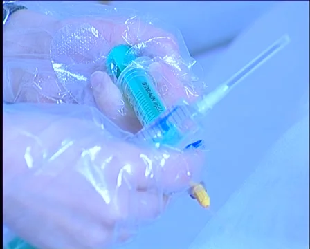 Nurse with syringe Stock Footage 995509