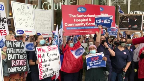 Nurses and midwives strike Video stock 172835125
