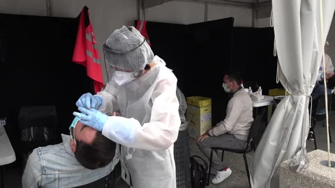 Nurses test people for Covid-19 coronavirus in outdoor center Paris, France Stock-Footage 139609761