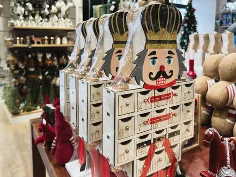 Nutcracker advent calendar in a shop Foto stock