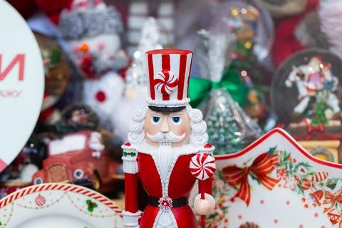 Nutcracker Drummer Figurine with Elaborate Uniform and Christmas Decoration Foto stock