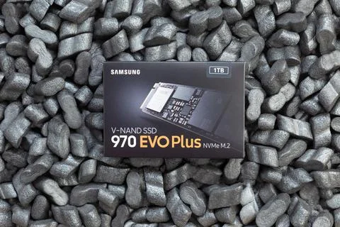 NVME ssd computer disk new Samsung 970 EVO Plus nano in box.Editorial Stock-Fotos