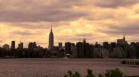 NY Empire State Bldg LS slow w/ Bird Видео 20592465