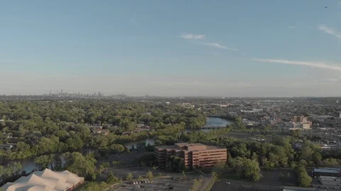 NYC In The Background 스톡 동영상 111385495