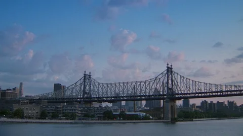 NYC Bridge to Skyscraper Vídeo Stock 128160144