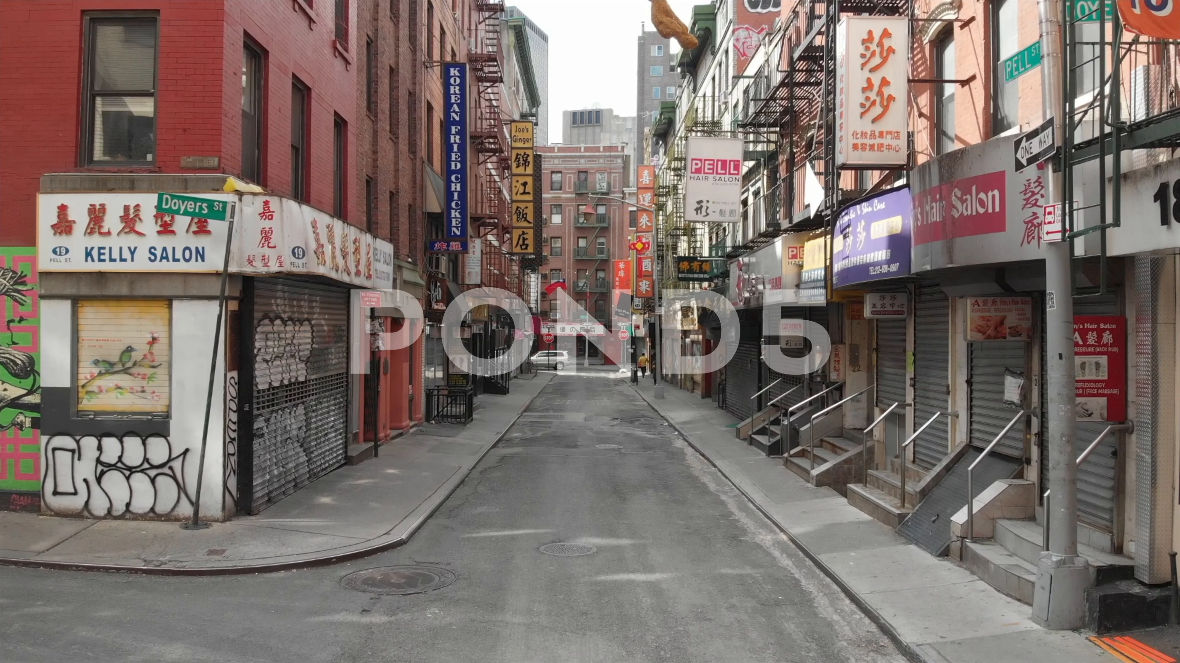 Doyers Street In Chinatown, Manhattan, New York. Stock Photo