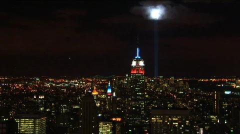 Nyc empire:freedom:cloud-rt night Stock Footage 338194