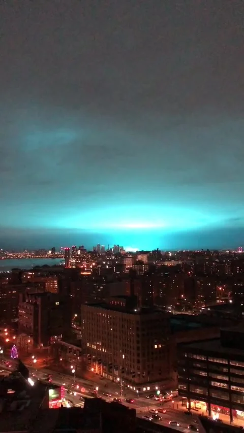 NYC Explosion Turns Sky Blue Hue, Brooklyn, New York, USA - 27 Dec 2018 Stock-Footage 205237157