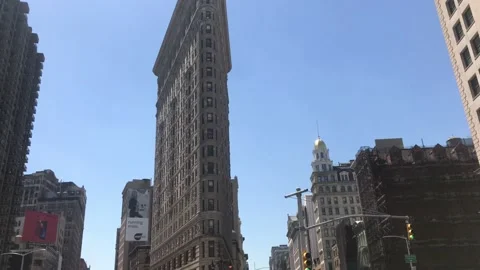 NYC Flat Iron Building on a sunny spring day Stockbeeldmateriaal 158588656
