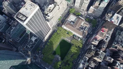 NYC Midtown Park Library Slow Ascension 스톡 동영상 62817892