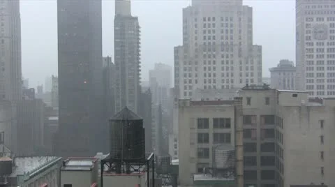 NYC rooftop rain Video stock 9439999