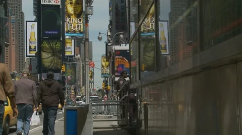 NYC scene (siren noise) Stock Footage