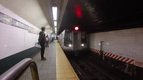NYC subway train arriving Video stock 318683971