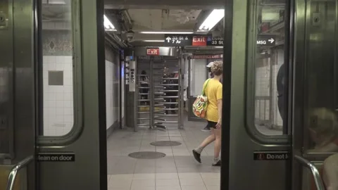 NYC subway train pulls into platform, waiting a train 4K 스톡 동영상 162908774