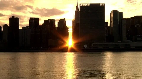 NYC Sunset "Manhattanhenge" Video stock 70147428