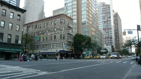 NYC Traffic E52 &amp; 2nd Av wide clip Vidéo 21264755