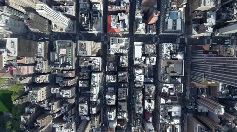 NYC Zoom Down on Condos Midtown Aerial Vídeos de archivo 62817299