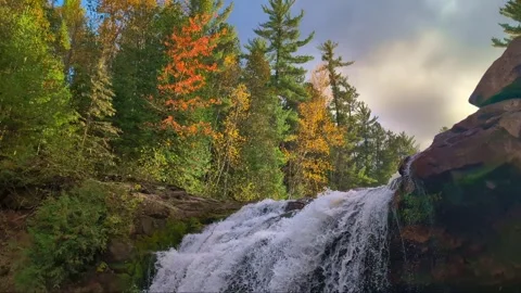 O Kun De Kun Falls Waterfall Michigan Видео 304393304