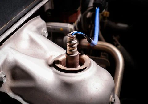 O2 sensor or oxygen sensor on catalytic converter Foto stock