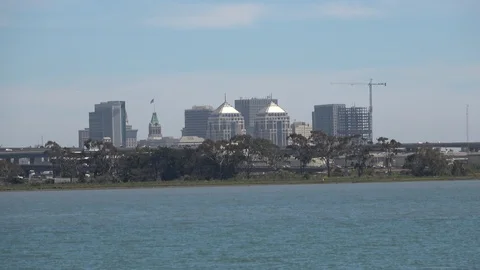 Oakland Skyline Stockbeeldmateriaal 100828940